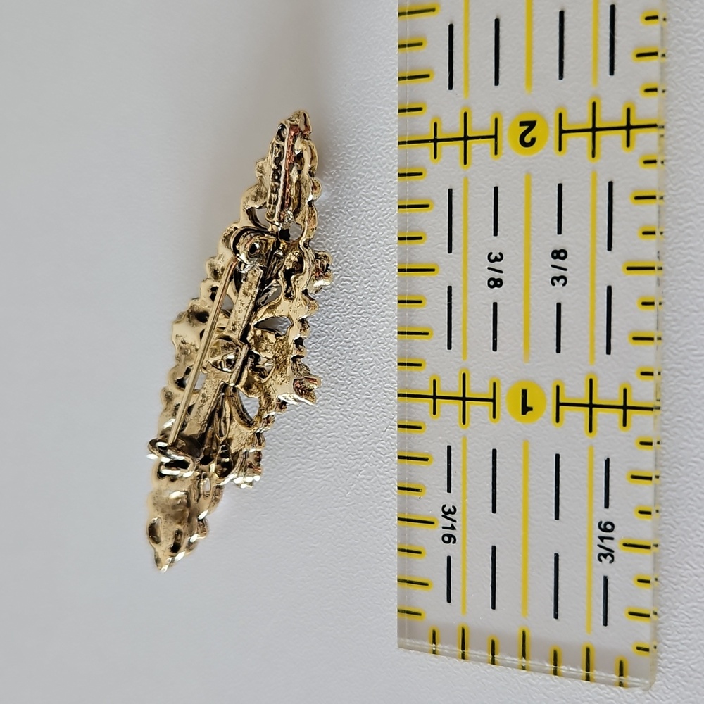Vintage-Inspired Gold and Green Brooch - Picture 2 of 2
